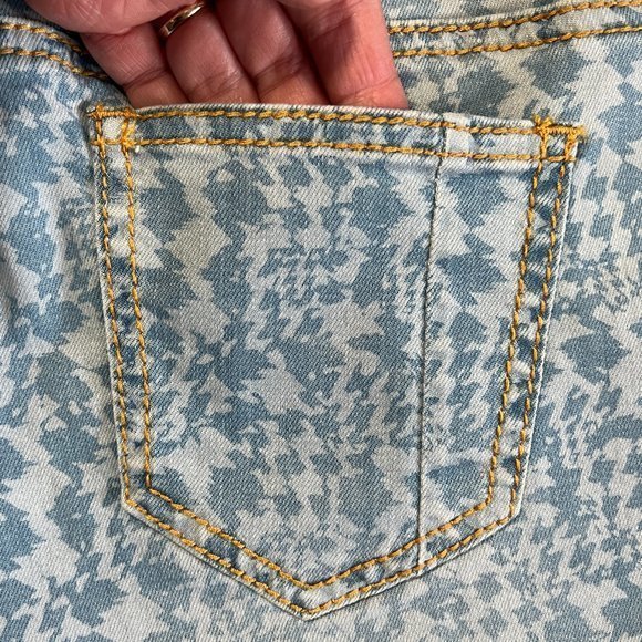 NEW Poetic Justice Frayed Hem Jean Shorts Sz. 28 NWT‎ - Picture 6 of 8
